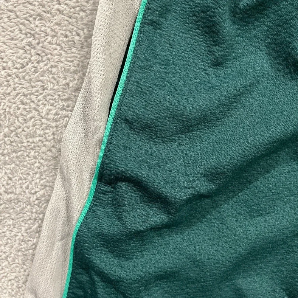 Nike Dri-FIT Basketball Shorts Mens Large Green Pleated Athletic Elastic Waist